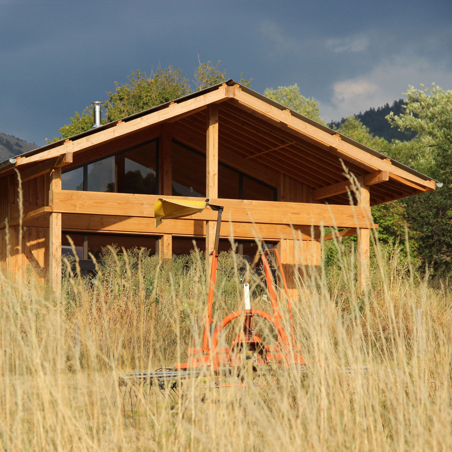 Construction d’une maison en ossature bois et toiture bac acier